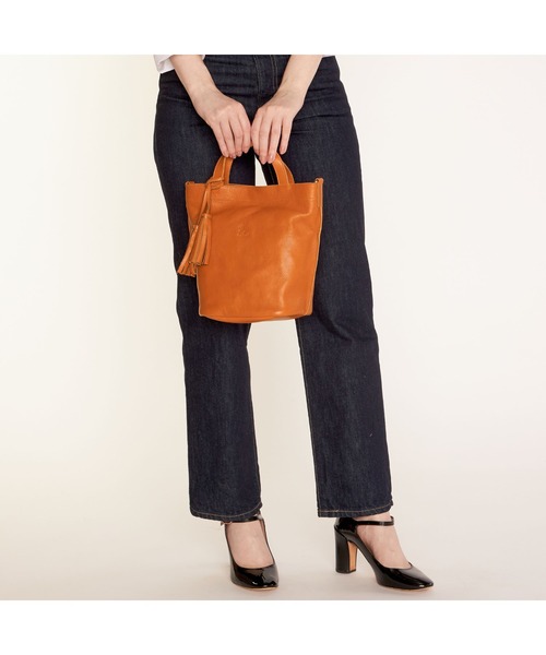 IL BISONTE(イルビゾンテ)の「IL BISONTE / ORIGINAL LEATHER / ハンドバッグ(ハンドバッグ・レディース・ブラック/ダークブラウン/ナチュラル/ライトブラウン/ネイビー/グレー/オリーブ/グリーン/レッド/レンガ・FREE)」の20枚目の写真