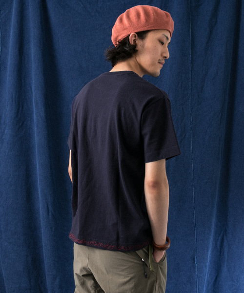 WORK NOT WORK URBAN RESEARCH（ワークノットワークアーバンリサーチ）の「WORK NOT WORK　ヘビーコットン刺繍ポケットTシャツ（Tシャツ/カットソー・メンズ・オフホワイト/カーキ/ネイビー・MEDIUM/SMALL/LARGE）」の3枚目の写真