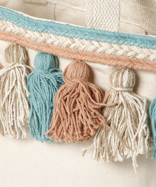 Lilas Campbell（リラキャンベル）の「【Lilas Campbell】リラキャンベル キャンバスタッセルバッグ （トートバッグ・レディース・ライトブルー/パープル/ダークグリーン・ONE SIZE）」の6枚目の写真