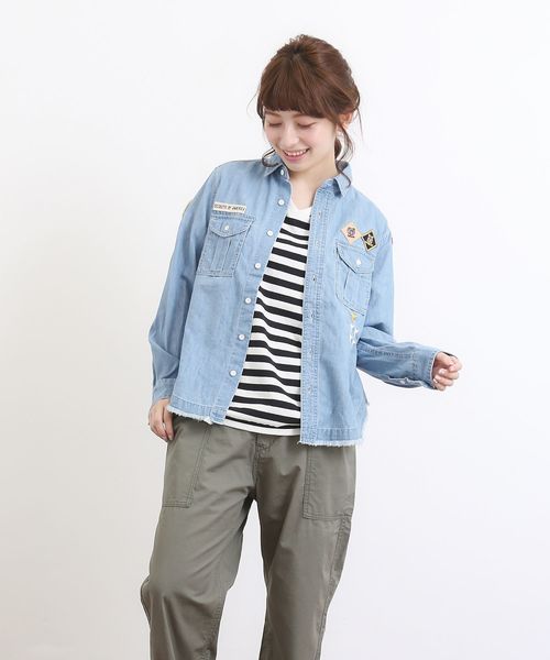 CUBE SUGAR（キューブシュガー）の「5.5オンスデニム ワッペン付ミリタリーシャツ（シャツ/ブラウス・レディース・ベージュ/ネイビー/ブルー・M）」の3枚目の写真
