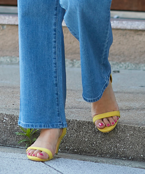 KOBE LETTUCE（コウベレタス）の「アンクルストラップ付7cmローヒールカラーサンダル（サンダル・レディース・サックスブルー/パープル系その他/レッド/ベージュ/ホワイト系その他/ブラック/シルバー系その他/ネイビー/イエロー/チェック・LL/M/S/L）」の7枚目の写真