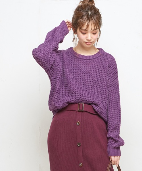 natural couture（ナチュラルクチュール）の「ワッフル編みニットプルオーバー（ニット/セーター・レディース・オフホワイト/ブラウン/グレイッシュベージュ/パープル・FREE）」の4枚目の写真