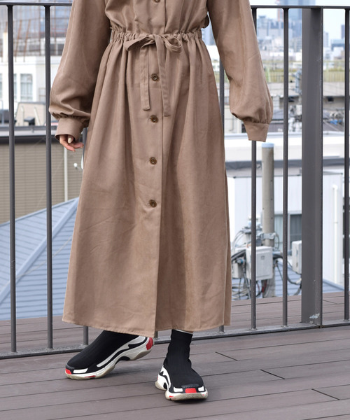 w closet（ダブルクローゼット）の「Vネックウエストドロストワンピース（ワンピース・レディース・グレイッシュベージュ/パープル・FREE）」の6枚目の写真