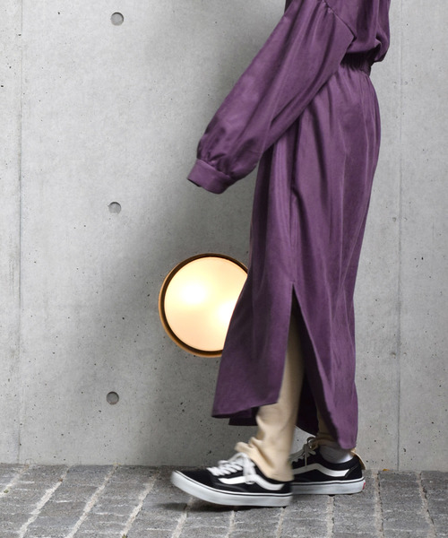 w closet（ダブルクローゼット）の「Vネックウエストドロストワンピース（ワンピース・レディース・グレイッシュベージュ/パープル・FREE）」の10枚目の写真