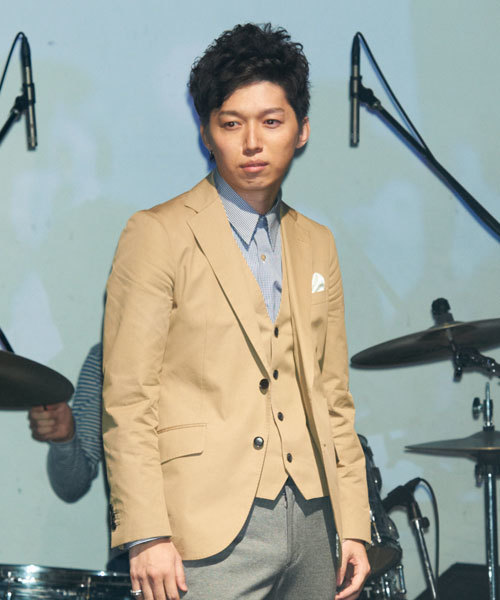 KATHARINE HAMNETT LONDON （キャサリンハムネットロンドン）の「HIGHCOUNT PATTERN / ハイカウントパターンシャツ（シャツ/ブラウス・メンズ・ホワイト/ブルー/チェック・SMALL/MEDIUM/AL/LARGE）」の3枚目の写真