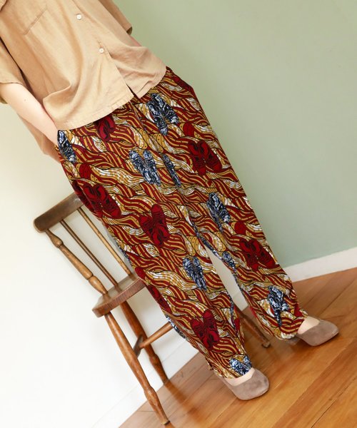 niko and...（ニコアンド）の「アフリカンモチーフプリントパンツ（その他パンツ・レディース・ブルー/パープル/ボルドー・MEDIUM/LARGE）」の3枚目の写真