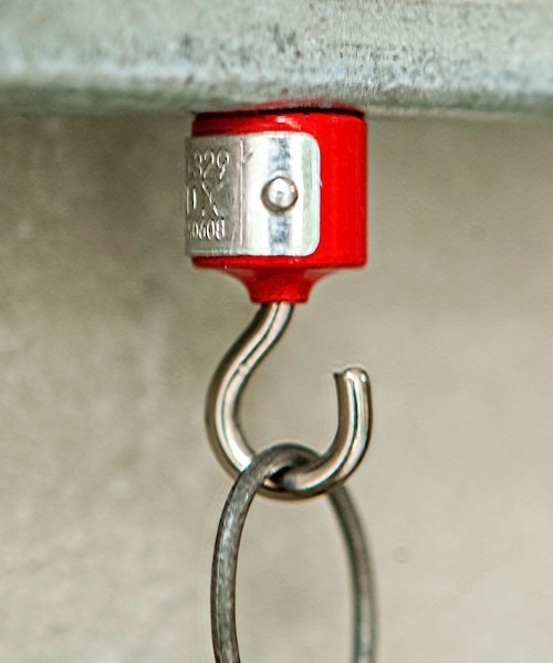 DULTON(ダルトン)の「MAGNETIC HOOK SET OF 2/マグネット フック(その他雑貨・メンズ・ブラック/レッド/ブルー/アイボリー/シルバー/オレンジ/イエロー/ダークグリーン・FREE)」の1枚目の写真