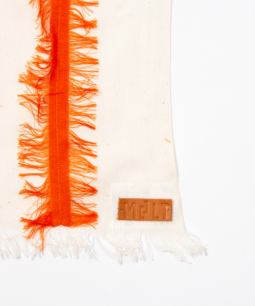 ABAHOUSE(アバハウス)の「【MELT】コットンシルクフリンジストライプストール(ストール/ショール・メンズ・ネイビー/オレンジ/グリーン・フリー)」の6枚目の写真