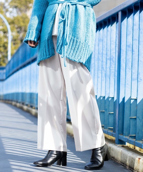 WEGO（ウィゴー）の「WEGO/カラーセンタープレスパンツ（スラックス・レディース・ブラック/グリーン/レッド/グリーン系その他/ブラウン/ナチュラル/サックスブルー/ライトピンク・MEDIUM/SMALL）」の3枚目の写真