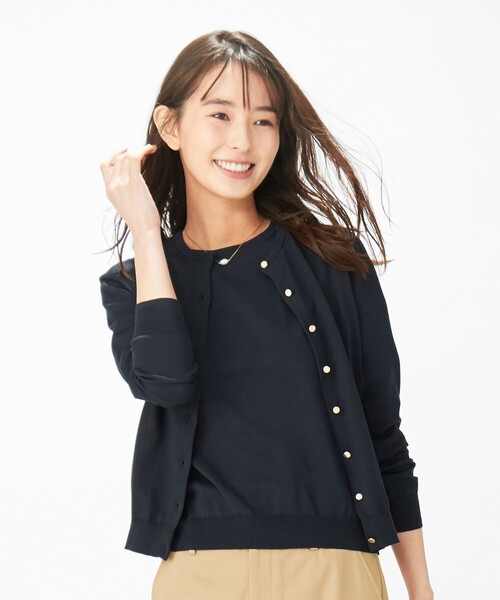 J.PRESS(ジェイプレス)の「【洗える】KNIT BASIC SSクルーネック カーディガン(カーディガン/ボレロ・レディース・ホワイト系1/ライトグレー系/ネイビー系/サックスブルー系・MEDIUM/LARGE)」の4枚目の写真