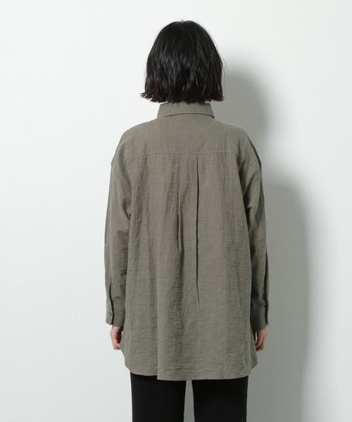 LAKOLE（ラコレ）の「コットンクリンクルリラックスシャツ / LAKOLE（シャツ/ブラウス・レディース・オフホワイト/ブラウン/カーキ/桜・SMALL/MEDIUM）」の9枚目の写真