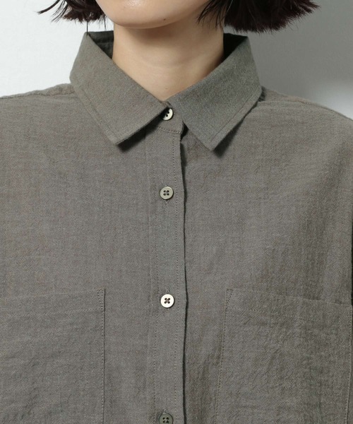 LAKOLE（ラコレ）の「コットンクリンクルリラックスシャツ / LAKOLE（シャツ/ブラウス・レディース・オフホワイト/ブラウン/カーキ/桜・SMALL/MEDIUM）」の10枚目の写真