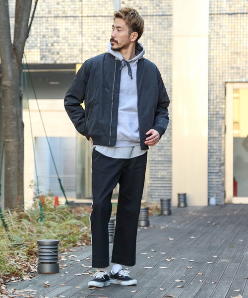 Blue Standard (ブルースタンダード)の「【BLUE STANDARD】中綿MA-1 中綿入り(MA-1・メンズ・チャコールグレー/ブラック/カーキ/ネイビー・MEDIUM/LARGE/X-LARGE/XX-LARGE)」の6枚目の写真