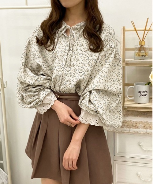 apres jour(アプレジュール)の「花柄袖ボリュームブラウス【ZOZOTOWN限定アイテム】(シャツ/ブラウス・レディース・アイボリー/ミント/モカ/ダークブルー・フリー/X-LARGE)」の17枚目の写真