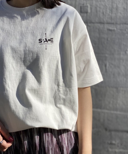 PBLIM（ページボーイリム）の「【PAGEBOYLIM】スペースロゴT（Tシャツ/カットソー・レディース・オフホワイト/ブラック/イエロー・MEDIUM/LARGE）」の9枚目の写真