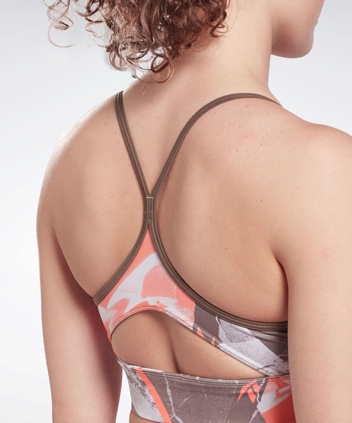 Reebok（リーボック）の「ワークアウトレディ プリンテッド スポーツブラ / Workout Ready Printed Sports Bra（スポーツブラ・レディース・ブラック/ライトブラウン/パープル系その他・SMALL/MEDIUM/LARGE/X-LARGE/X-SMALL/XX-LARGE）」の14枚目の写真