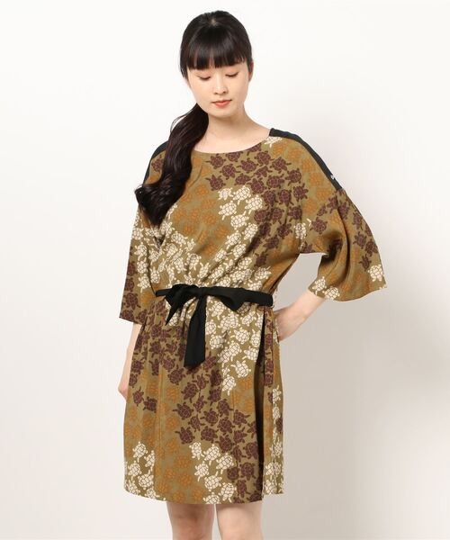 セール ベルト付き膝丈総柄ワンピース ワンピース Benetton United Benetton Colors United Of Colors Benetton ベネトンユナイテッドカラーズオブベネトン のファッション