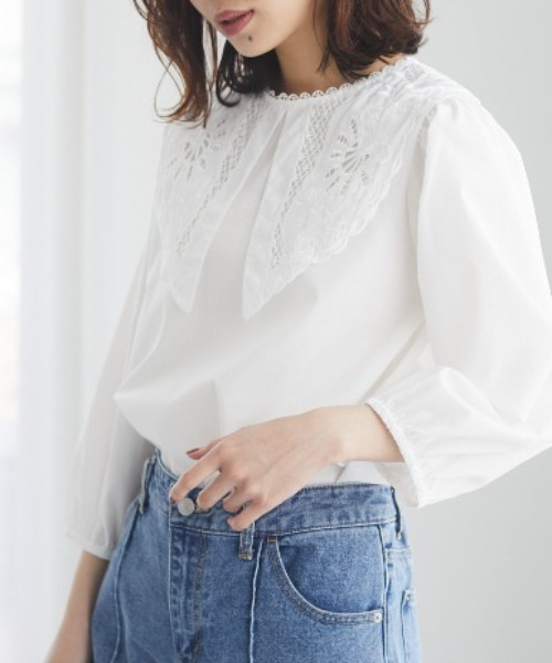 ELENCARE DUE(エレンカーレデュエ)の「・ELENCARE DUE 刺繍レースカラーブラウス*(シャツ/ブラウス・レディース・ブラック/オフホワイト/ピンクベージュ・FREE)」の1枚目の写真