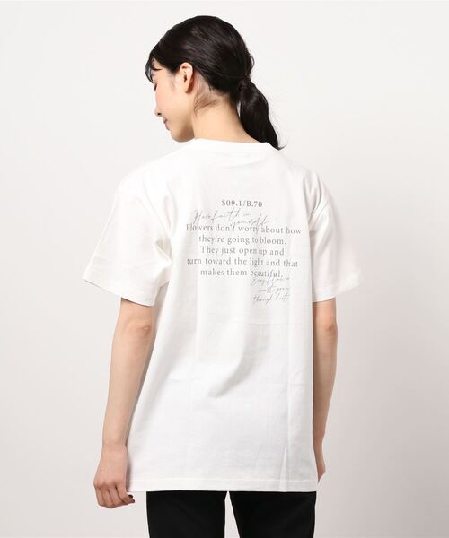 SPINNS（スピンズ）の「アソートロゴバックプリントTシャツ（Tシャツ/カットソー・レディース・ホワイト×レッド/ホワイト×グリーン/ホワイト×ブルー/ホワイト×ブラック/ホワイト系その他・ONESIZE）」の11枚目の写真