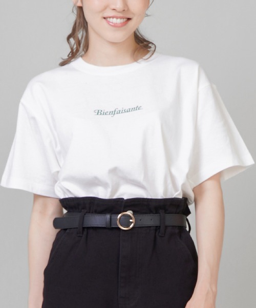 SPINNS（スピンズ）の「アソートロゴバックプリントTシャツ（Tシャツ/カットソー・レディース・ホワイト×レッド/ホワイト×グリーン/ホワイト×ブルー/ホワイト×ブラック/ホワイト系その他・ONESIZE）」の2枚目の写真