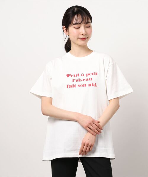 SPINNS（スピンズ）の「アソートロゴバックプリントTシャツ（Tシャツ/カットソー・レディース・ホワイト×レッド/ホワイト×グリーン/ホワイト×ブルー/ホワイト×ブラック/ホワイト系その他・ONESIZE）」の6枚目の写真