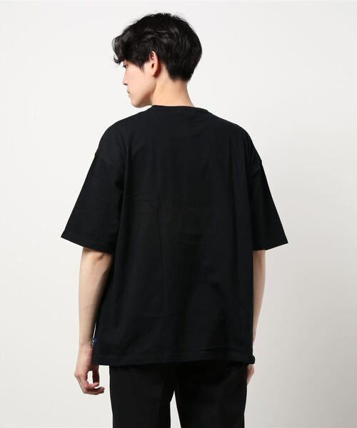 JUNRED（ジュンレッド）の「ROSTER BEARルーズW刺繍TEE（Tシャツ/カットソー・メンズ・ブラック/ホワイト/グリーン・M/L）」の4枚目の写真