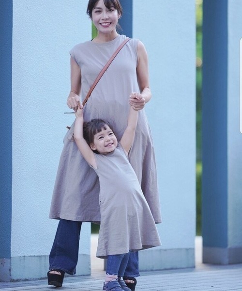 GAP（ギャップ）の「コットン スリーブレス ドレス（ワンピース・キッズ・ブラック/グレー/ベージュ・L/XXL/M/XS/S/XL）」の9枚目の写真