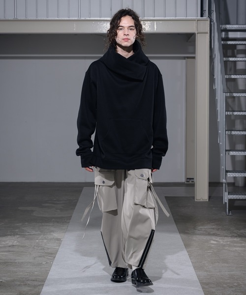 CASPER JOHN（キャスパージョン）の「Volume Neck Sweat/ボリュームネックスウェット（スウェット・メンズ・ホワイト/チャコールグレー/ブラック/ベージュ・SMALL/MEDIUM/LARGE）」の10枚目の写真