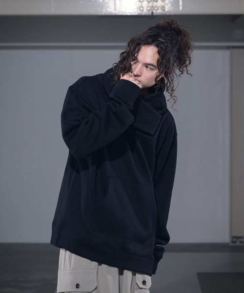 CASPER JOHN（キャスパージョン）の「Volume Neck Sweat/ボリュームネックスウェット（スウェット・メンズ・ホワイト/チャコールグレー/ブラック/ベージュ・SMALL/MEDIUM/LARGE）」の12枚目の写真
