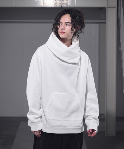 CASPER JOHN（キャスパージョン）の「Volume Neck Sweat/ボリュームネックスウェット（スウェット・メンズ・ホワイト/チャコールグレー/ブラック/ベージュ・SMALL/MEDIUM/LARGE）」の8枚目の写真