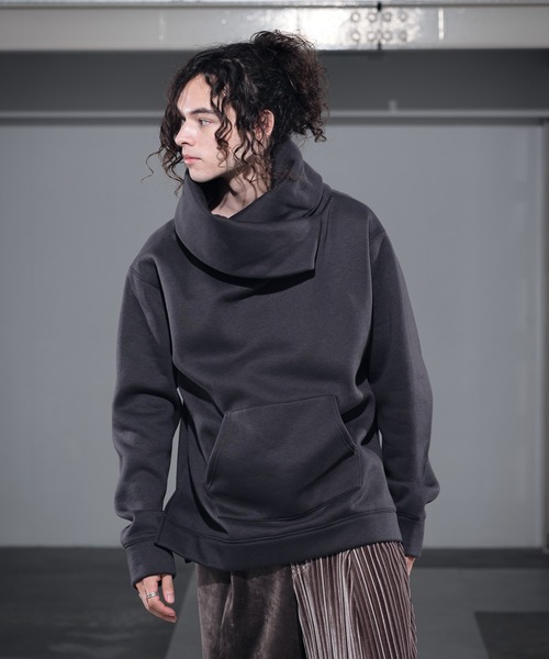 CASPER JOHN（キャスパージョン）の「Volume Neck Sweat/ボリュームネックスウェット（スウェット・メンズ・ホワイト/チャコールグレー/ブラック/ベージュ・SMALL/MEDIUM/LARGE）」の18枚目の写真