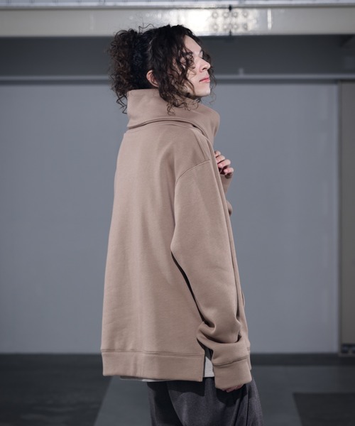 CASPER JOHN（キャスパージョン）の「Volume Neck Sweat/ボリュームネックスウェット（スウェット・メンズ・ホワイト/チャコールグレー/ブラック/ベージュ・SMALL/MEDIUM/LARGE）」の22枚目の写真