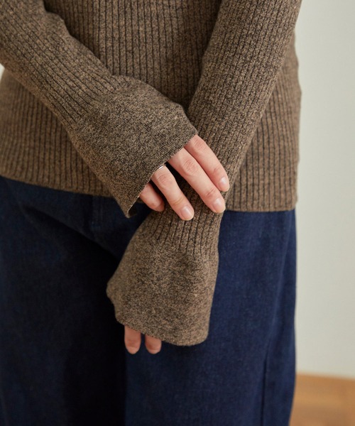 forksy.(フォルクシー)の「【forksy.】メランジスリットスリーブタートルニット(ニット/セーター・レディース・ネイビー/ブラウン/グリーン/ワイン・FREE)」の9枚目の写真