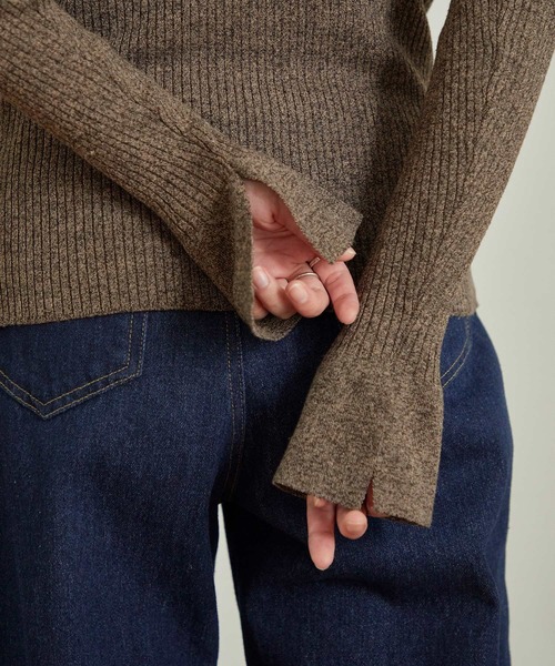 forksy.(フォルクシー)の「【forksy.】メランジスリットスリーブタートルニット(ニット/セーター・レディース・ネイビー/ブラウン/グリーン/ワイン・FREE)」の10枚目の写真