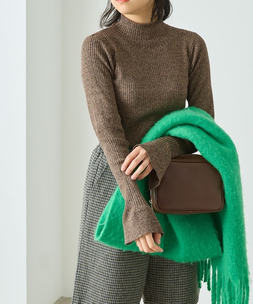 forksy.(フォルクシー)の「【forksy.】メランジスリットスリーブタートルニット(ニット/セーター・レディース・ネイビー/ブラウン/グリーン/ワイン・FREE)」の11枚目の写真