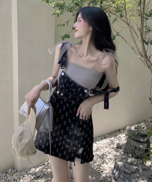 KOR（ケーオーアール）の「ダメージ加工 ステッチ総柄 デニムサロペットスカート ショルダーリボンキャミソールセット（サロペット/オーバーオール・レディース・ブラック/ブルー・S/M/L）」の9枚目の写真