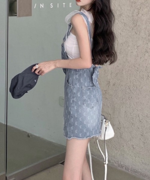 KOR（ケーオーアール）の「ダメージ加工 ステッチ総柄 デニムサロペットスカート ショルダーリボンキャミソールセット（サロペット/オーバーオール・レディース・ブラック/ブルー・S/M/L）」の15枚目の写真