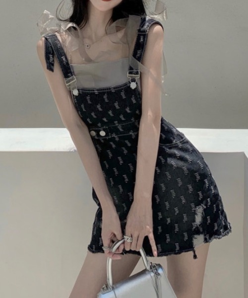 KOR（ケーオーアール）の「ダメージ加工 ステッチ総柄 デニムサロペットスカート ショルダーリボンキャミソールセット（サロペット/オーバーオール・レディース・ブラック/ブルー・S/M/L）」の19枚目の写真