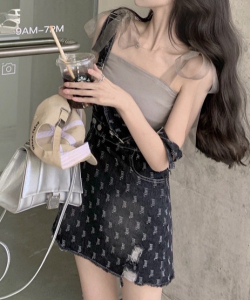 KOR（ケーオーアール）の「ダメージ加工 ステッチ総柄 デニムサロペットスカート ショルダーリボンキャミソールセット（サロペット/オーバーオール・レディース・ブラック/ブルー・S/M/L）」の14枚目の写真