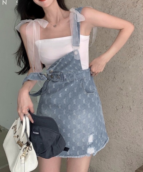 KOR（ケーオーアール）の「ダメージ加工 ステッチ総柄 デニムサロペットスカート ショルダーリボンキャミソールセット（サロペット/オーバーオール・レディース・ブラック/ブルー・S/M/L）」の8枚目の写真
