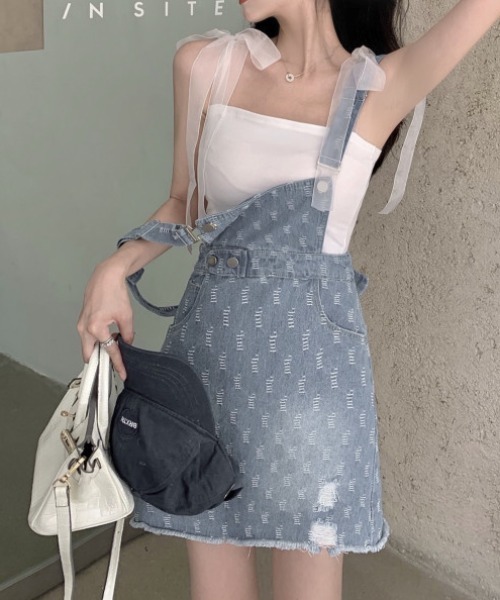 KOR（ケーオーアール）の「ダメージ加工 ステッチ総柄 デニムサロペットスカート ショルダーリボンキャミソールセット（サロペット/オーバーオール・レディース・ブラック/ブルー・S/M/L）」の11枚目の写真