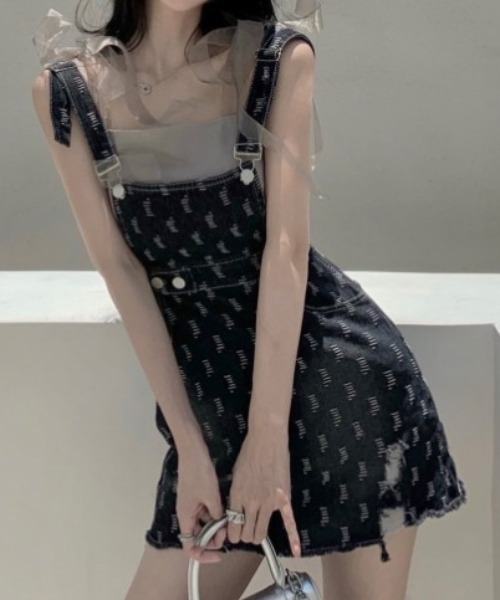 KOR（ケーオーアール）の「ダメージ加工 ステッチ総柄 デニムサロペットスカート ショルダーリボンキャミソールセット（サロペット/オーバーオール・レディース・ブラック/ブルー・S/M/L）」の21枚目の写真