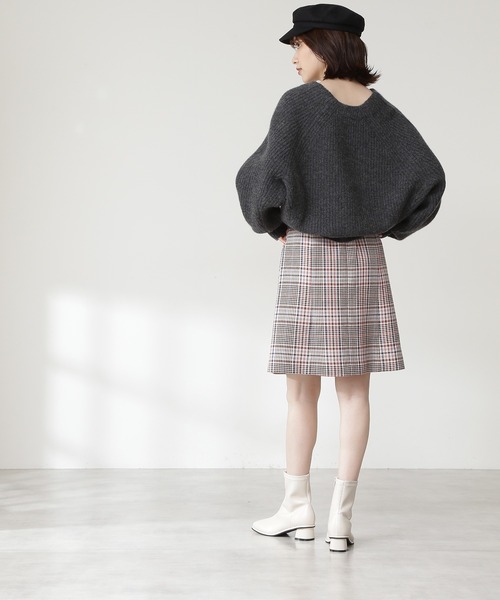 N.(N. Natural Beauty Basic)(エヌエヌナチュラルビューティーベーシック)の「◆片畦ラムウールニットカーディガン(カーディガン/ボレロ・レディース・チャコールグレー/ベージュ/オフホワイト/イエロー・MEDIUM)」の7枚目の写真