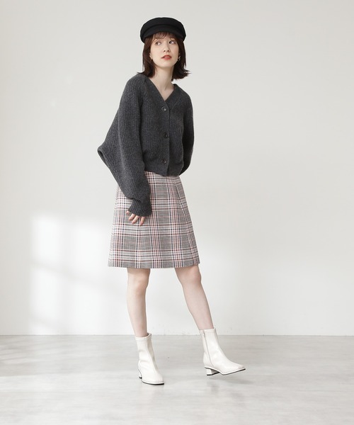 N.(N. Natural Beauty Basic)(エヌエヌナチュラルビューティーベーシック)の「◆片畦ラムウールニットカーディガン(カーディガン/ボレロ・レディース・チャコールグレー/ベージュ/オフホワイト/イエロー・MEDIUM)」の5枚目の写真