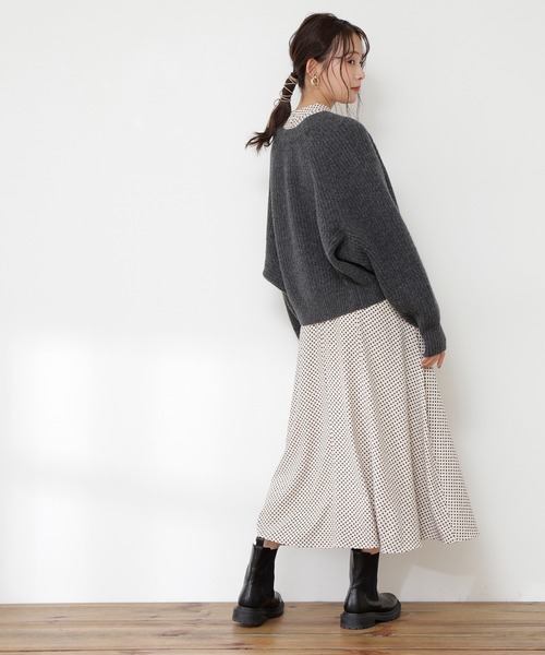 N.(N. Natural Beauty Basic)(エヌエヌナチュラルビューティーベーシック)の「◆片畦ラムウールニットカーディガン(カーディガン/ボレロ・レディース・チャコールグレー/ベージュ/オフホワイト/イエロー・MEDIUM)」の16枚目の写真