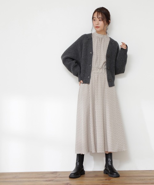 N.(N. Natural Beauty Basic)(エヌエヌナチュラルビューティーベーシック)の「◆片畦ラムウールニットカーディガン(カーディガン/ボレロ・レディース・チャコールグレー/ベージュ/オフホワイト/イエロー・MEDIUM)」の15枚目の写真