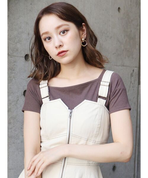 MURUA(ムルーア)の「アシメデコルテリブトップス(Tシャツ/カットソー・レディース・ブラック/グリーン/ベージュ/モカ・FREE)」の1枚目の写真