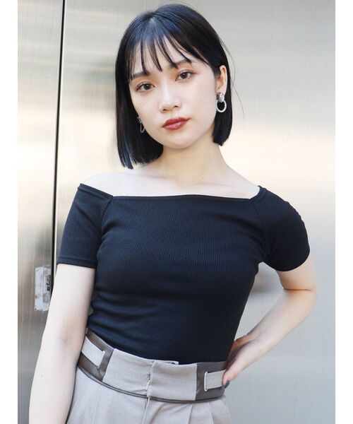 MURUA(ムルーア)の「アシメデコルテリブトップス(Tシャツ/カットソー・レディース・ブラック/グリーン/ベージュ/モカ・FREE)」の19枚目の写真