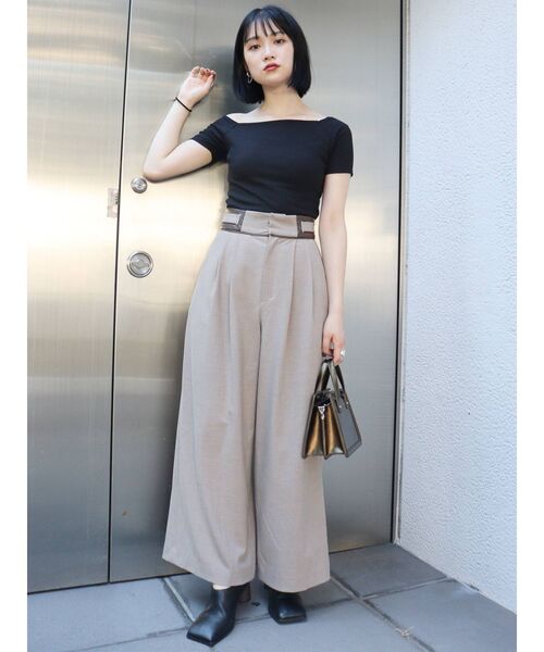 MURUA(ムルーア)の「アシメデコルテリブトップス(Tシャツ/カットソー・レディース・ブラック/グリーン/ベージュ/モカ・FREE)」の20枚目の写真