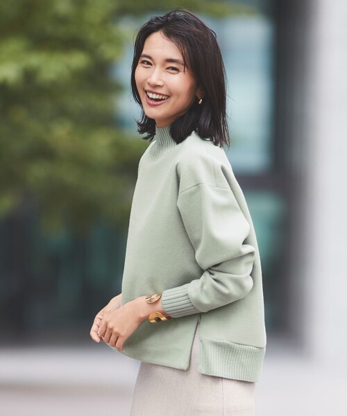 J.PRESS(ジェイプレス)の「【洗える】ニードルパンチ ハイネック スウェット(スウェット・レディース・ライトグリーン系/グレー系/サックスブルー系/ネイビー系/ベージュ系・F)」の4枚目の写真